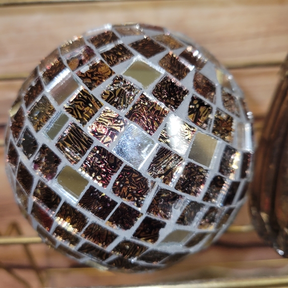 Table decor - Picture 3 of 3